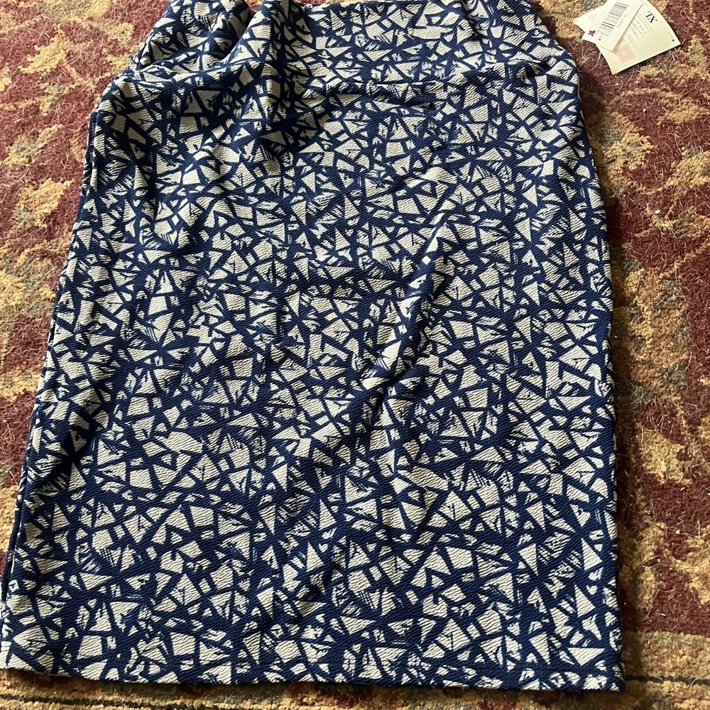 LuLaRoe Cassie Blue and White Patterned Women's Skirt Size XL